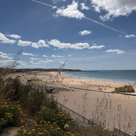 Sea View - One Bedroom Oceanfront Luxury Apartmán *