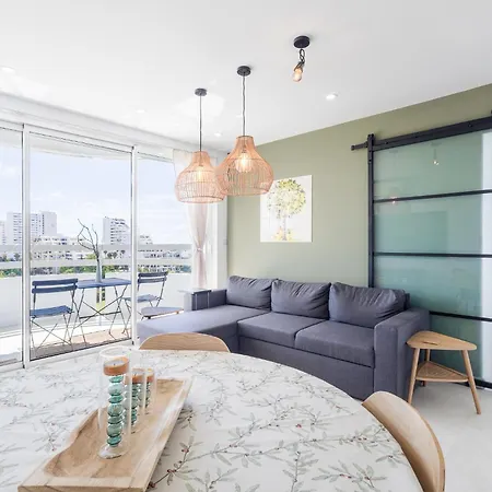 Διαμέρισμα Sea View - One Bedroom Oceanfront Luxury *